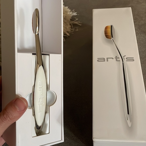 Brand new in box - ARTIS linear 6 brush ELITE COLLECTION mirror finish - Picture 3 of 3